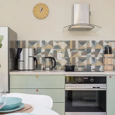 Mondrian With Terrace & Suitable For Remote Work In By Renters Krakkó