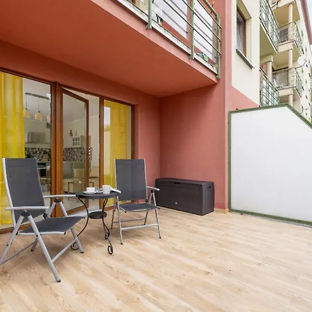 Mondrian With Terrace & Suitable For Remote Work In By Renters