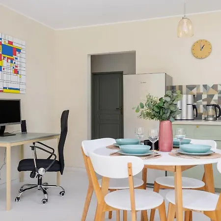 Apartmán Mondrian With Terrace & Suitable For Remote Work In By Renters *