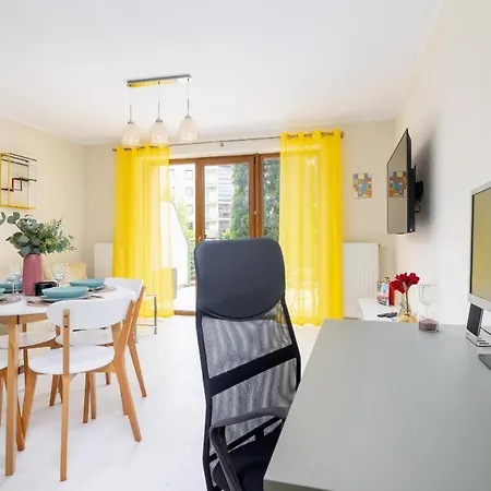 Apartmán Mondrian With Terrace & Suitable For Remote Work In By Renters Krakov