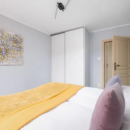 Apartmán Mondrian With Terrace & Suitable For Remote Work In By Renters
