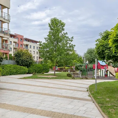 Apartmán Mondrian With Terrace & Suitable For Remote Work In By Renters